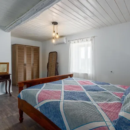 Rosa Kringa * Tinjan