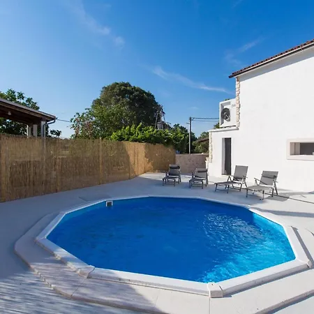 Holiday home Rosa Kringa *