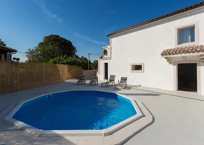 Rosa Kringa Vikendica